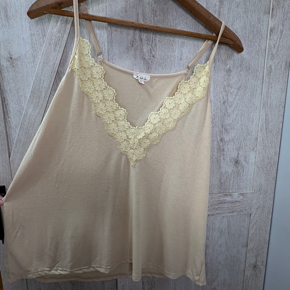 POL Tops - POL Cream Lace V-Neck Cami Adjustable Straps Oversized Small
